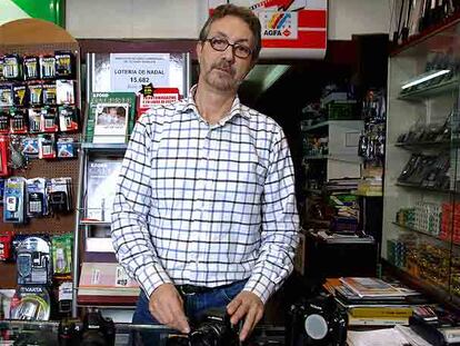 Frederic Girós, dueño de la tienda Foto Boada.