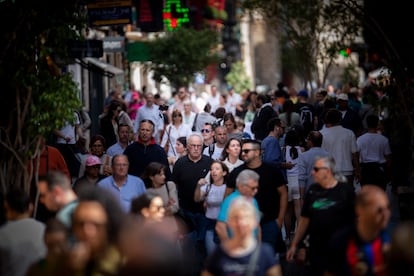 La calle Sant Miquel, una de las más transitadas por los turistas en Palma, a finales de abril.