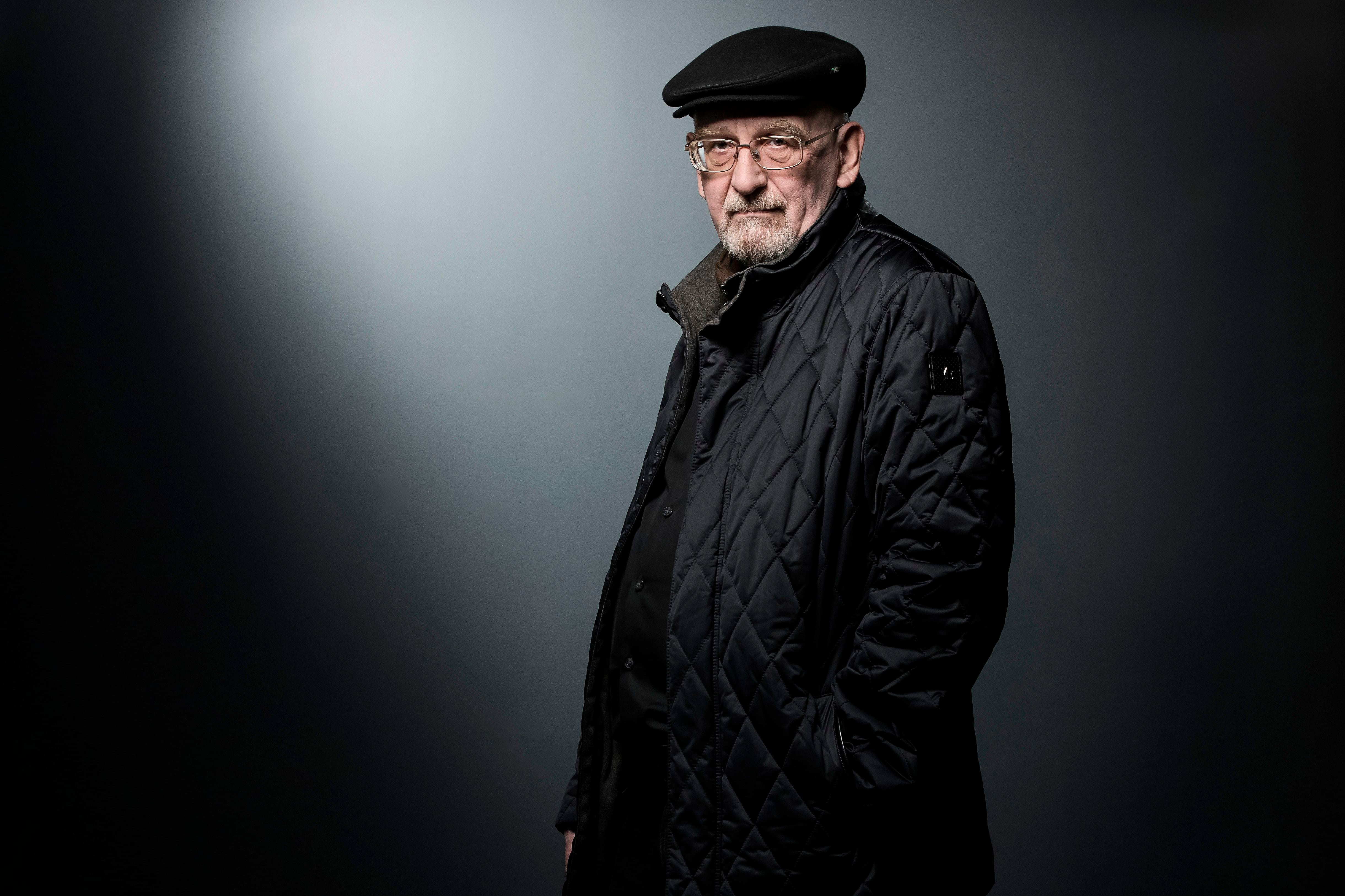 ‘Ladrón, espía y asesino’: contar desde la libertad la decadencia y perversión de una utopía