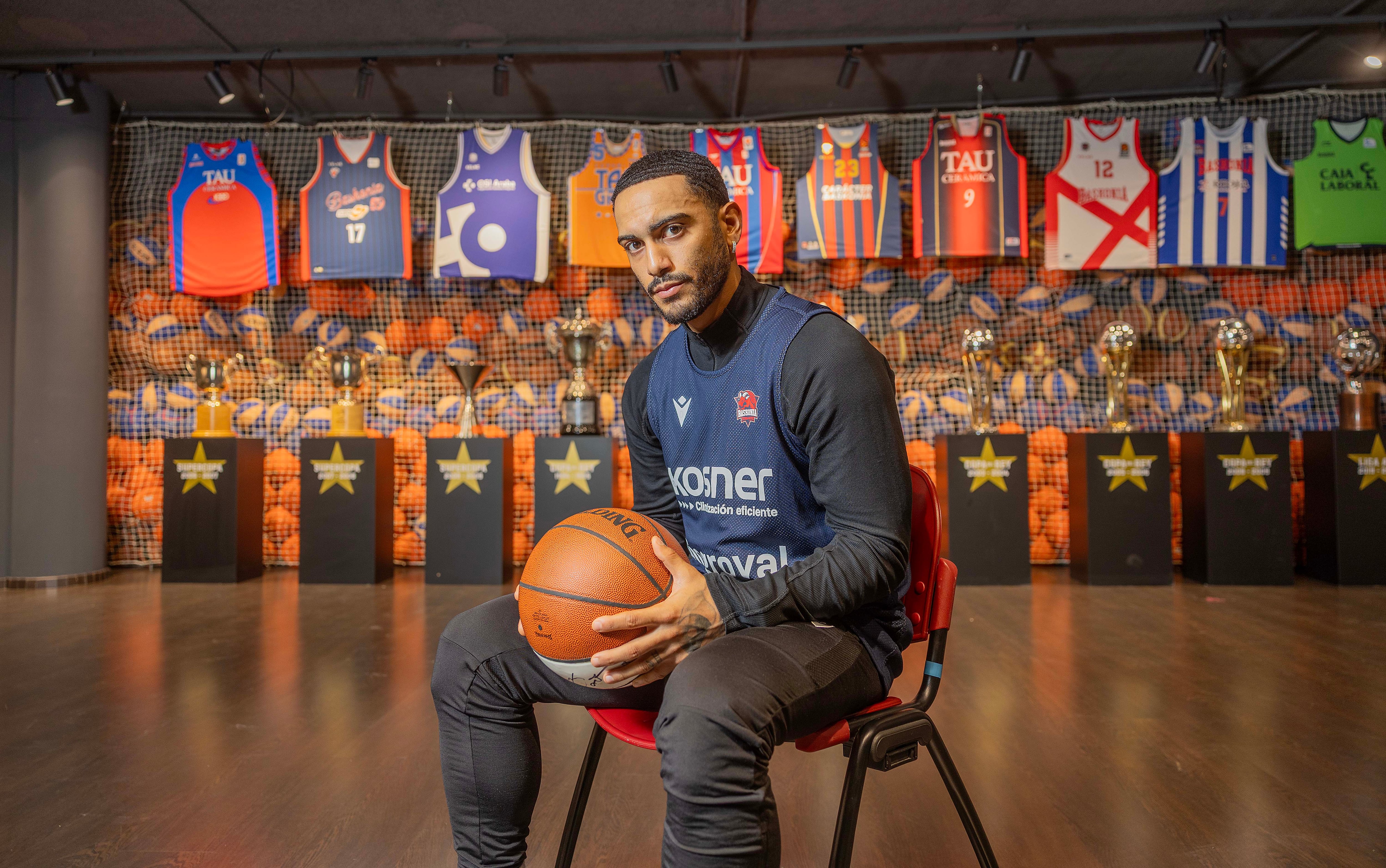 Markus Howard, jugador del Baskonia, durante la entrevista.