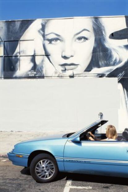 Mural dedicado a la actriz Lauren Bacall en Los Ángeles.