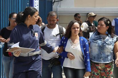 Sobreviventes chegam ao terminal marítimo de Salvador