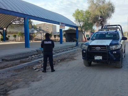 Policías municipales patrullan en el municipio de El Marqués, Querétaro.