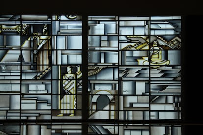 Detalle de la vidriera de la Facultad de Filosofía de la Universidad Complutense de Madrid. Imagen cedida por Vetraria.