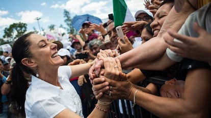 Claudia Sheinbaum, en uno de los recorridos de campaña.