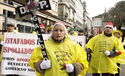 Plataformas de afectados por las preferentes se manifiestan en Lugo. 