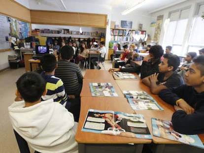 Alunos em um instituto público do Canadá.