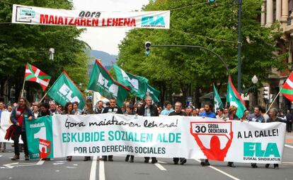 La Ejecutiva de ELA al frente de la manifestación del Primero de Mayo en Bilbao