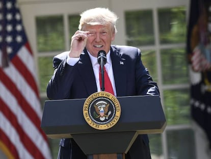 Donald Trump fazendo anuncio na Casa Branca