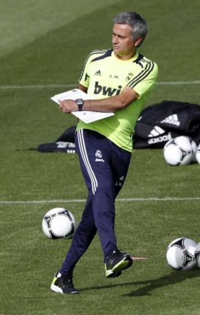 Mourinho durante el entrenamiento del Real Madrid.