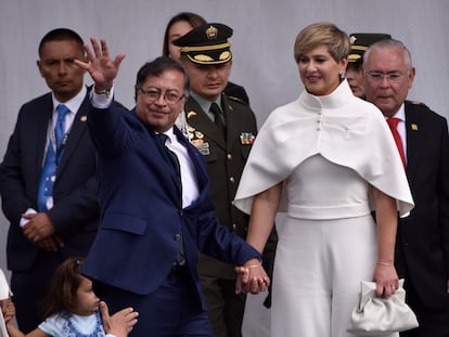 Gustavo Petro y su esposa Verónica Alcocer durante la posesión presidencial, el pasado 7 de agosto.