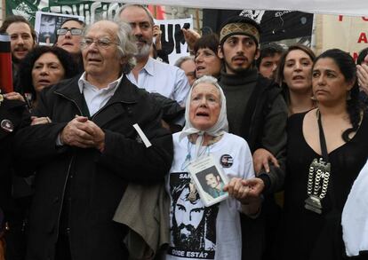 Adolfo P&eacute;rez Esquivel participa de la marcha en Plaza de Mayo por la aparici&oacute;n de Santiago Maldonado, el pasado 1 de septiembre.