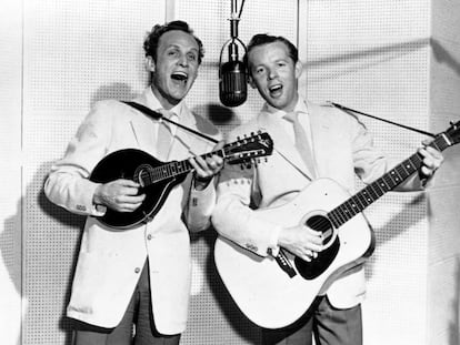 Ira (izquierda) y Charlie Louvin, en una imagen de 1956.