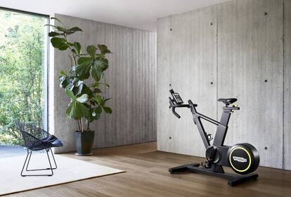 Skillbike, de Technogym, es casi una escultura... También la opción más avanzada para entrenamientos interválicos indoor.