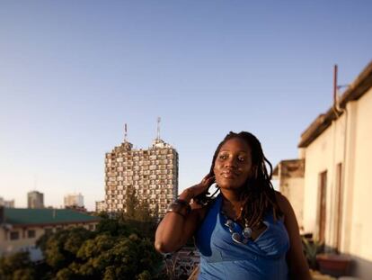 Una joven en Maputo, Mozambique.