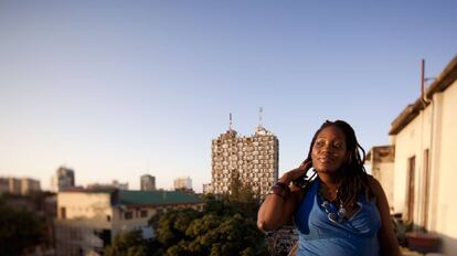 Una joven en Maputo, Mozambique.