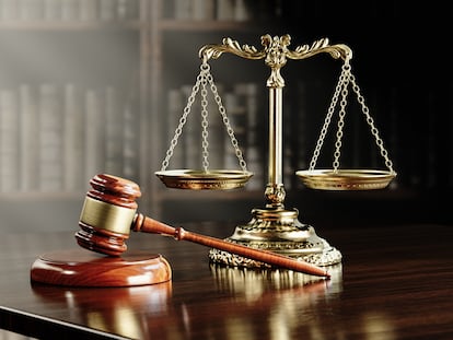 Cómo las sanciones unilaterales asfixian el Estado de Derecho