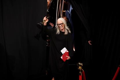 La realizadora neozelandesa Jane Campion se alza con el Oscar a mejor dirección por 'El poder del perro'.