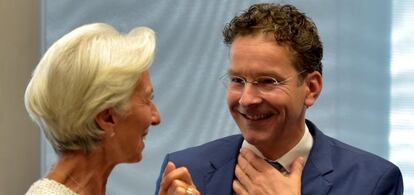 Christine Lagarde, directora gerente del FMI, junto al presidente del Eurogrupo, Jeroem Dijjselbloem