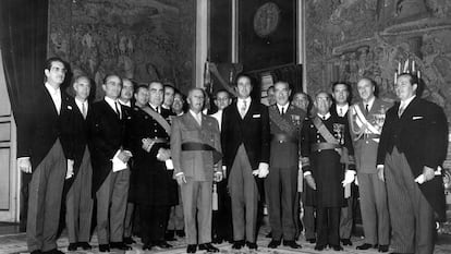 Jura del Gobierno franquista conocido como los "tecnócratas del Opus Dei", el 30 de octubre de 1969. En el centro, Franco junto al vicepresidente Carrero Blanco (a su derecha).