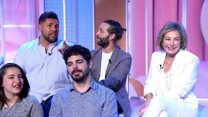 Ana Rosa Quintana, en un momento del nuevo 'TardeAR', en Telecinco.