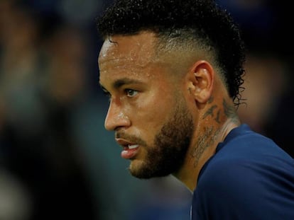 Neymar durante un partido de la Ligue 1 entre Paris St Germain y el Stade de Reims