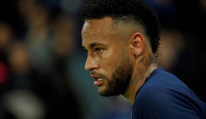 Neymar durante un partido de la Ligue 1 entre Paris St Germain y el Stade de Reims