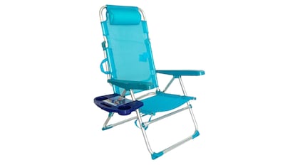 Con reposabrazos y cojín, esta silla plegable resulta muy cómoda.