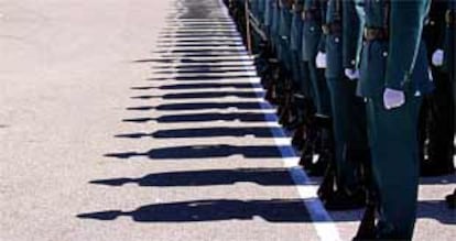 Entrega de despachos de la Guardia Civil, ayer, en la Academia de Baeza (Jaén).