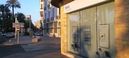 Primera agencia inmobiliaria de Solvia, en la avenida de Juan Bautista Lafora, Alicante.