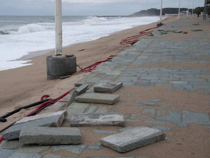 Paseo mar&iacute;timo de Platja d&#039;Aro tras el paso del temporal mar&iacute;timo