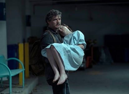 Pedro Pascal y Bella Ramsey, en una escena de la serie 'The Last of Us'.