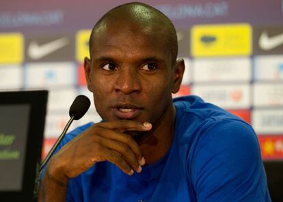 Eric Abidal, durante una conferencia de prensa en octubre del año pasado.