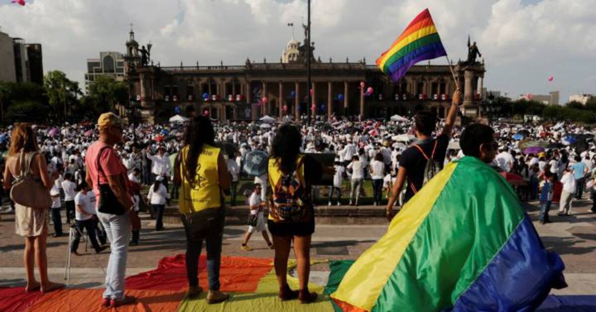 Same-sex unions: Mexican Congress votes down plans to legalize gay ...