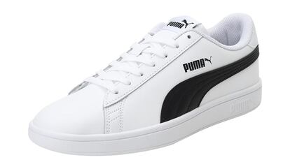 Este modelo de zapatillas unisex, de la firma Puma, dispone de suela plana ribetes laterales a modo de adornos.