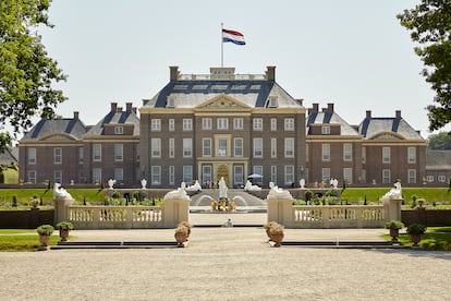 Desde este sábado 22 de abril el palacio de Het Loo, situado en la boscosa localidad de Apeldoorn, se abre al público después de una renovación completa que ha tardado cinco años en concluirse.