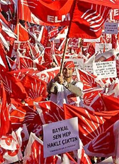 Seguidores del Partido Republicano del Pueblo, ayer en Ankara.