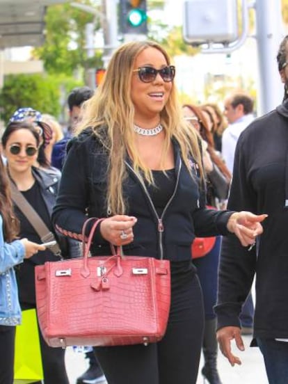 Mariah Carey, con bolso de Hermès.