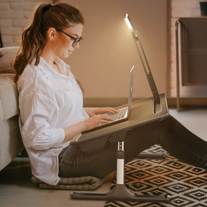 Esta es la mesa plegable para el ordenador más popular de Amazon