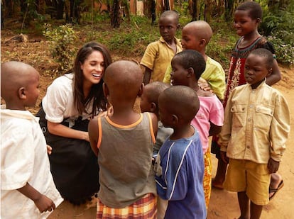 Meghan Markle, en uno de sus viajes humanitarios a Ruanda en una imagen compartida en su cuenta de Instagram.