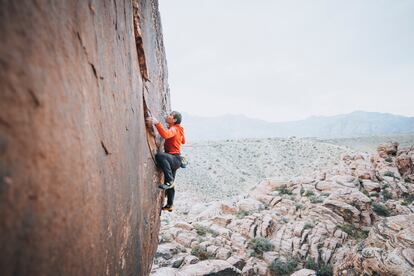 Alex Honnold, en plena escalada.