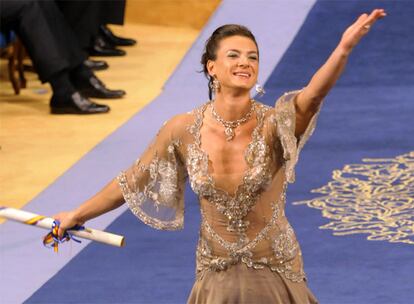 Felipe de Borbón ha asegurado h, al referirse a la atleta rusa Yelena Isinbayeba, galardonada con el Premio Príncipe de Asturias de los Deportes 2009, que le gustaría que "su ejemplo extraordinario se inculcara en la juventud, en todas aquellas personas que desean ser mejores, que aspiran a un vida más saludable".