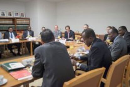 El director general de Casa África, Luis Padrón, en un desayuno de trabajo con representantes de países africanos.