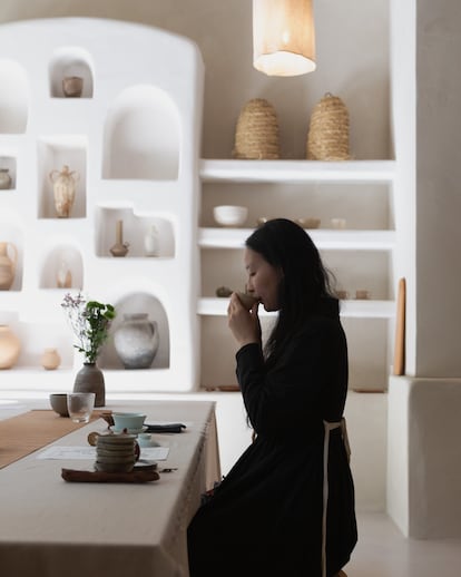 Jenny Chih-Chieh Teng, durante una ceremonia del té. Imagen proporcionada por la especialista.