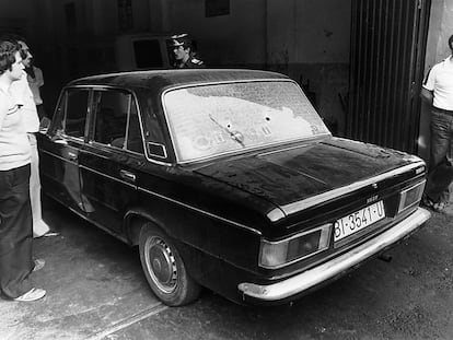 Seat 124 tiroteado por varios individuos con metralletas el 24 de junio de 1981. En el atentado fallecieron en el acto Iñaki Ibargutxi y Juan Manuel Martínez, y resultó herido grave Conrado Martínez, que falleció nueve meses después.