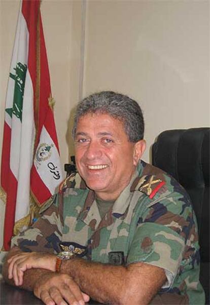 El general Charles Chikhani, durante la entrevista.