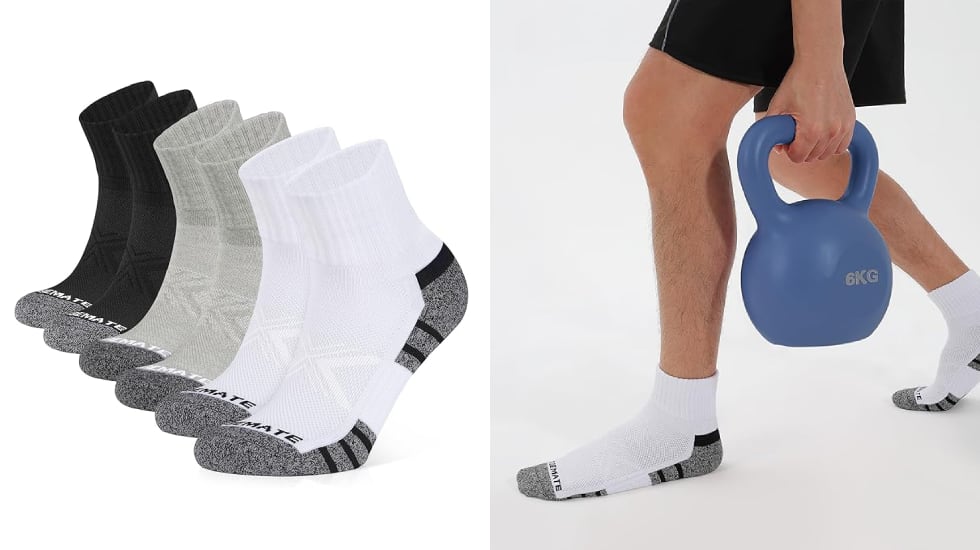 Tres pares de calcetines deportivos tobilleros.