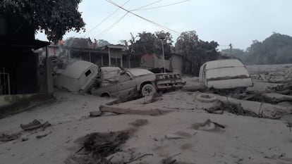 Danys després de l'erupció del volcà de Fuego registrada a Guatemala, el 3 de juny.