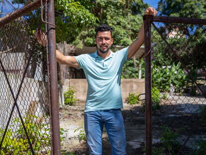 Oliesky Fabre del Castillo, líder de Enparalelo, una de las empresas privada autorizadas por el Gobierno que fomenta la agricultura urbana, el 8 de octubre en La Habana.