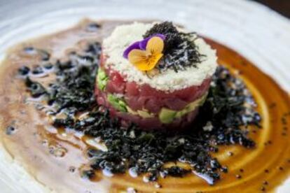 Timbal de atún, uno de los platos del chef chileno Patricio Alarcón.